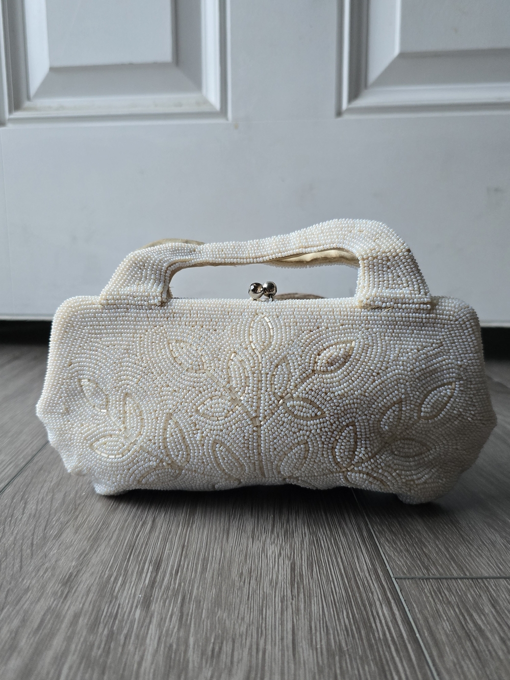 Vintage 1950s Hand Beaded Ivory Clutch Kiss Lock John Wanamaker Made Belgium